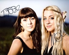 Larkin Poe ROCK BAND autographs, In-Person signed photograph