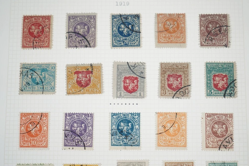 WORLDWIDE 1900s-70s COLLECTION OF 800+ STAMPS MINT & USED IN A DARK BLUE BINDER - Image 2 of 4