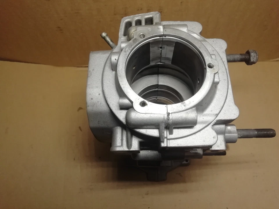Ski-doo Skidoo Lynx 550F crankcase 420888498 - Image 3 of 4