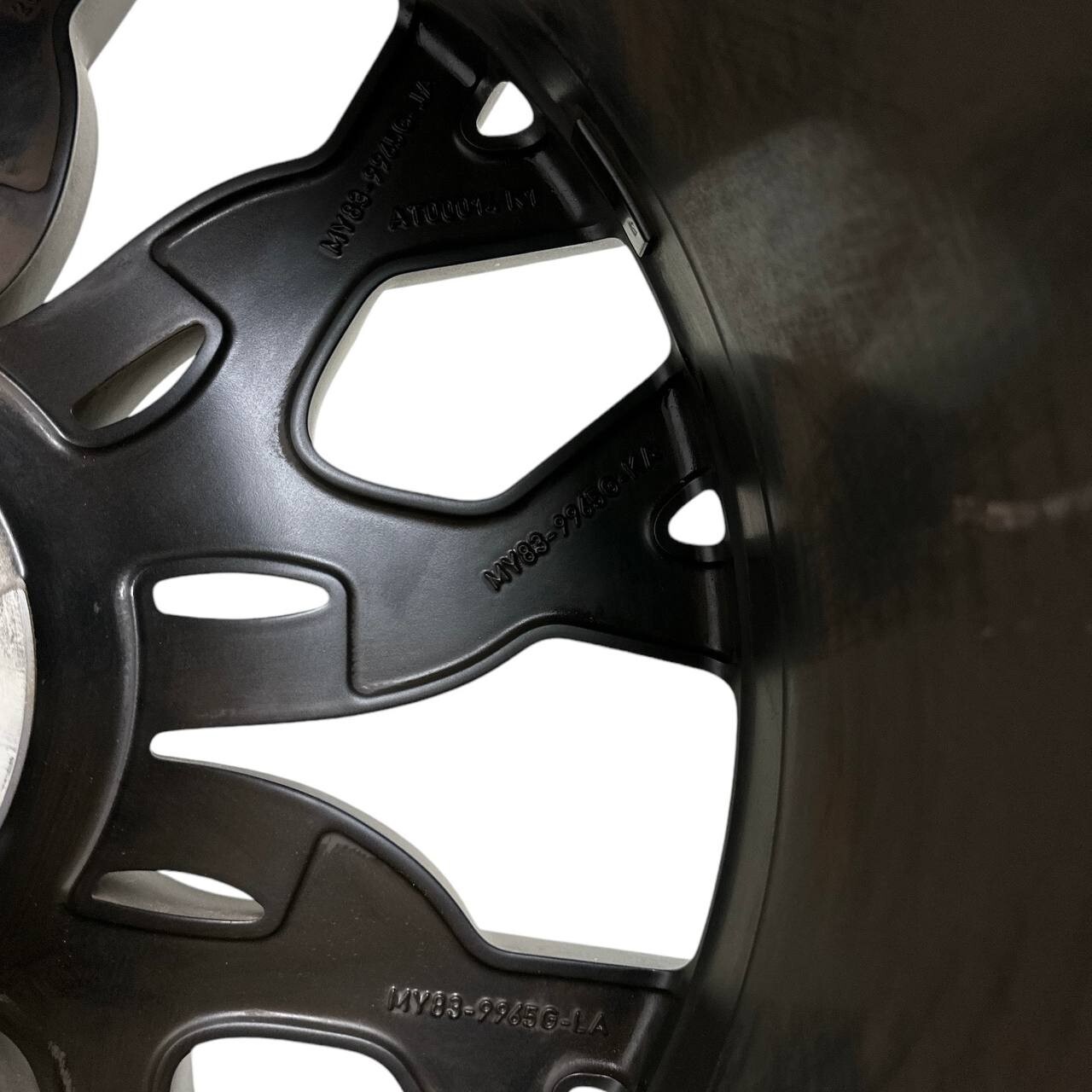 2021 2022 2023 2024 ASTON MARTIN DBX WHEEL RIM ORIGINAL FACTORY R22 11.5J ET56