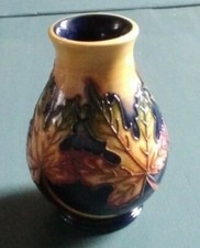 Moorcroft Vase - Maple Leaf design - 2012 - Good condition xxx
