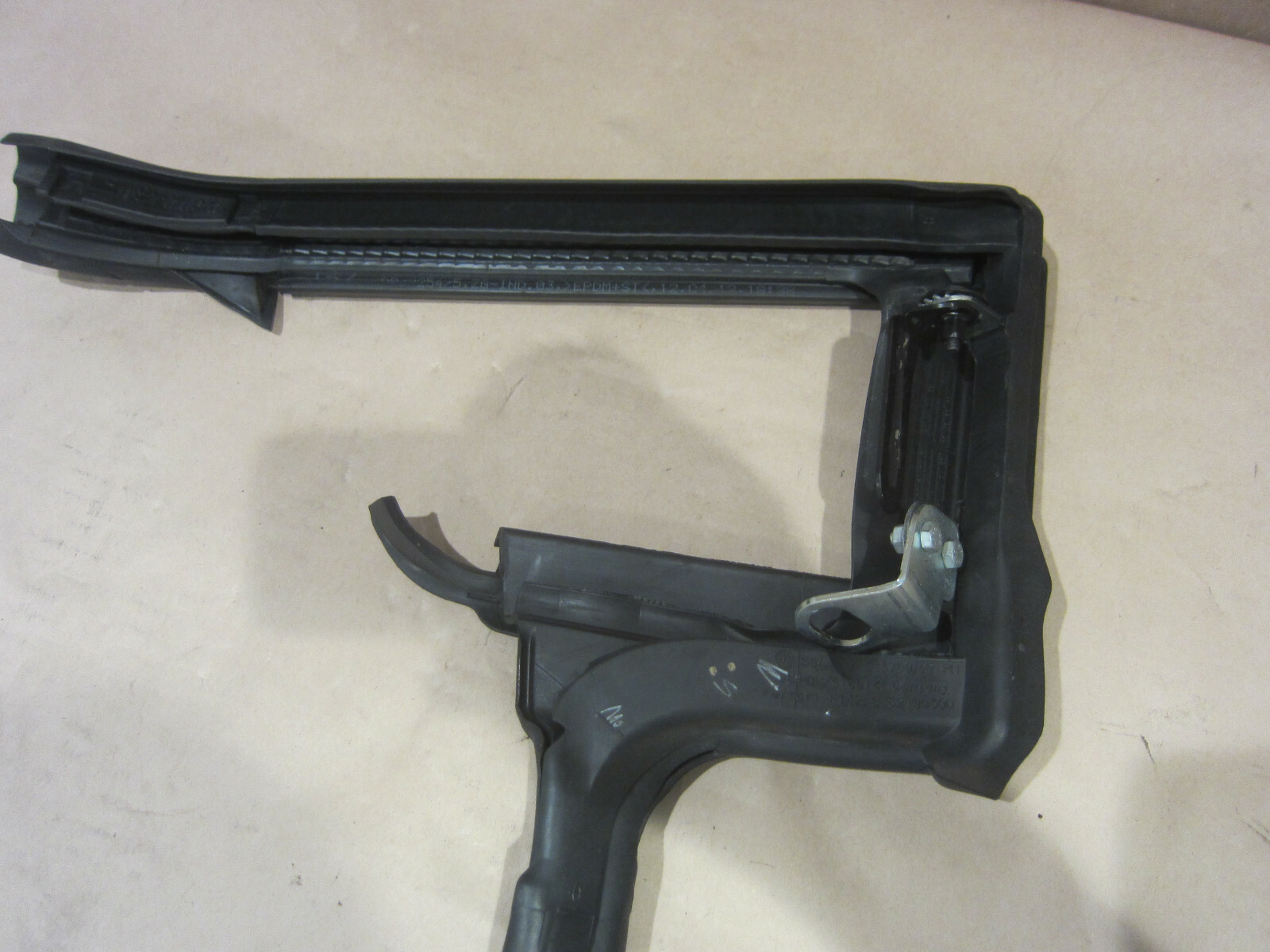 Ferrari 458 Spider - RH Door Perimeter Seal - P/N 82199500