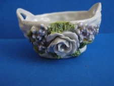 MID SIZE ELFINWARE CHINA  BASKET OPEN SALT CELLAR w/APPLIED FLOWERS & LEAVES