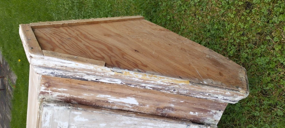 Antiguo gabinete de esquina sueco de arte popular granja de madera de pino de los siglos XVIII-XIX Foto 2 de 4