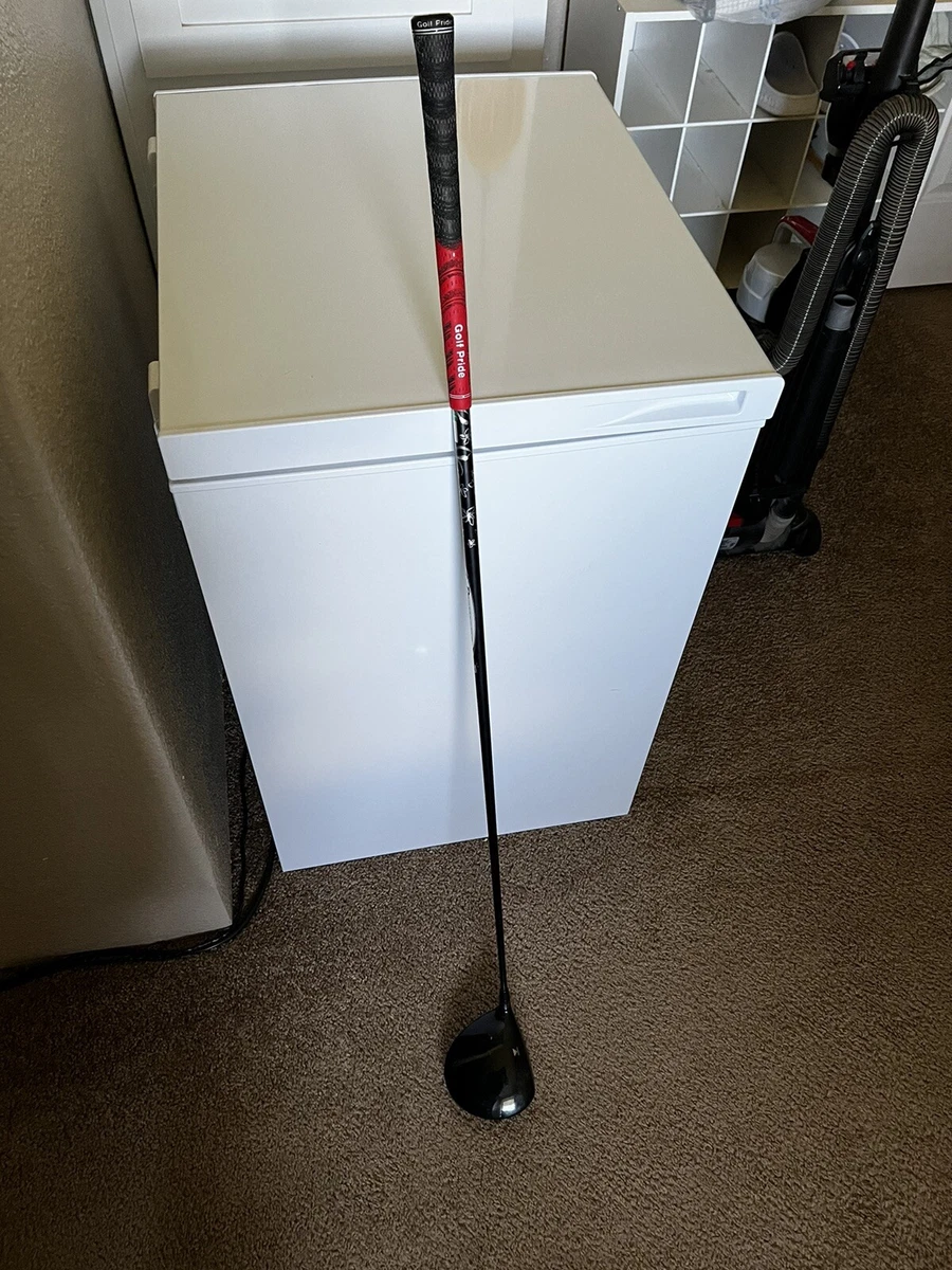 Titleist 913D2 10.5* Driver Right Diamana 72 X 5 Ct Stiff Flex