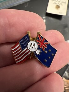 Vintage United States & New Zealand Friendship Flags Classic Lapel Hat Pin AI 59