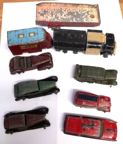 JOB LOT OF VINTAGE DINKY TOYS FOR SPARES OR REPAIR