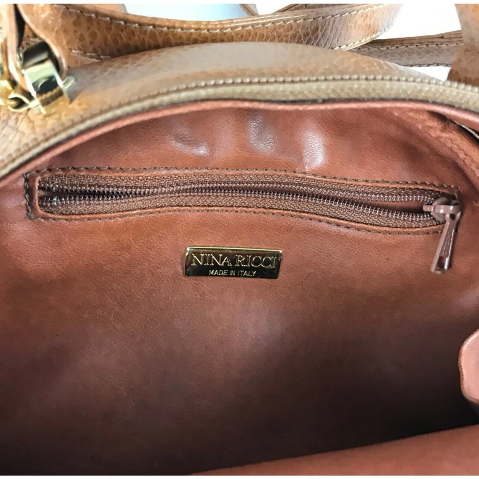 Bolso de hombro vintage de cuero tostado Nina Ricci con cubierta antipolvo Foto 3 de 4