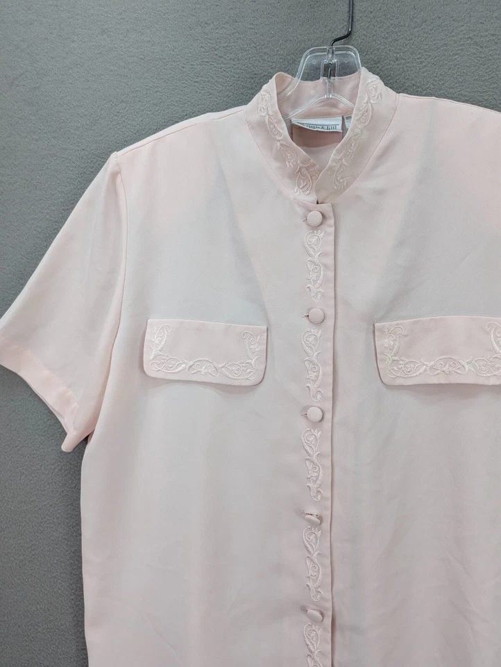 Camiseta para mujer Christie & Jill con botones manga corta bordado rosa talla L Foto 3 de 4