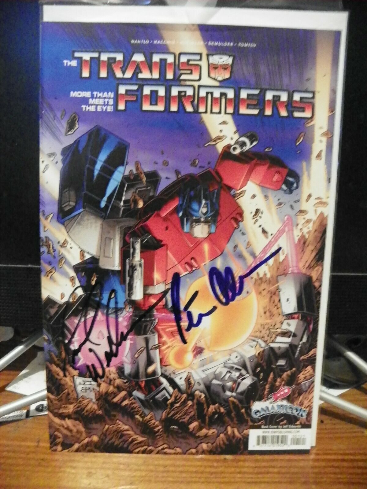 Transformers Max 57% OFF Peter Cullen Frank Welker Autographed Beckett book Comic COA Signed San Diego Mall