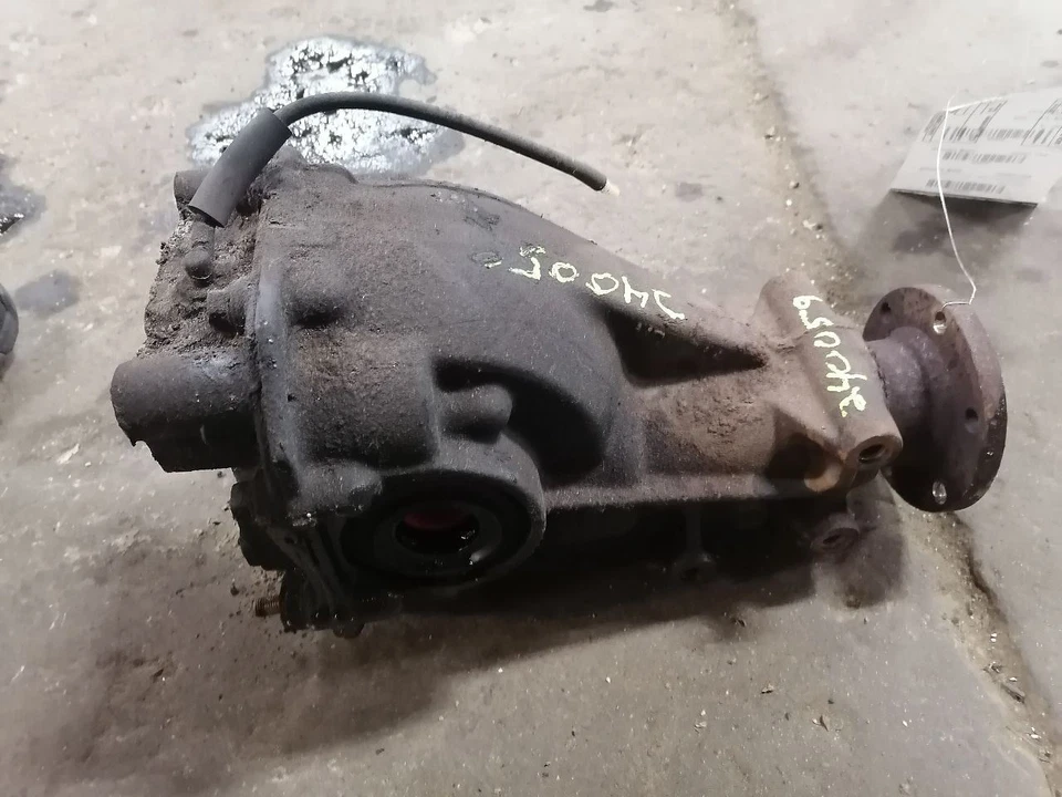 Differential Carrier Rear Axle Fits 03-06 OUTLANDER 1304094 - Image 2 of 4