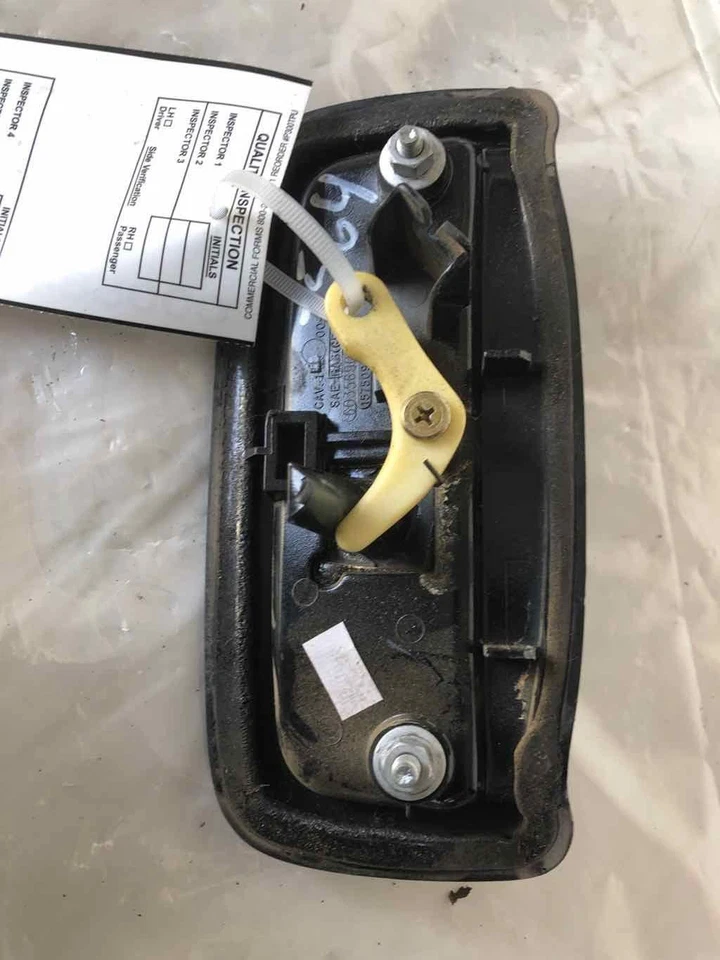 Chevrolet Tahoe 2000-2006 puerta levadiza trasera manija exterior moldeada y texturizada negra Foto 3 de 4