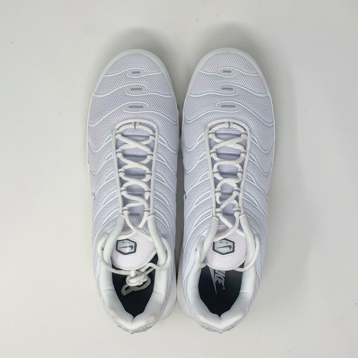 スニーカー Nike Air Max Plus M White Black Cool Grey White 604133139 60 Nike Air Max Plus Triple White Black Cool Grey 604133-139