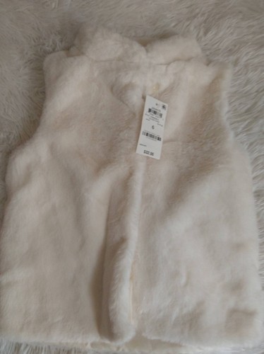 Epic Thread Size Large (14) Plush Faux Fur RED Vest Button Closure - Picture 5 of 7