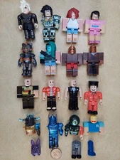 Lot of 16 Roblox Figures Some Incomplete