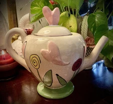 Tika Home Etc Heart Themed Teapot