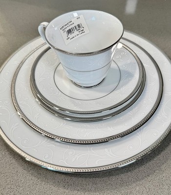 New in Box Noritake Regina (Platinum) 5-piece Place Setting