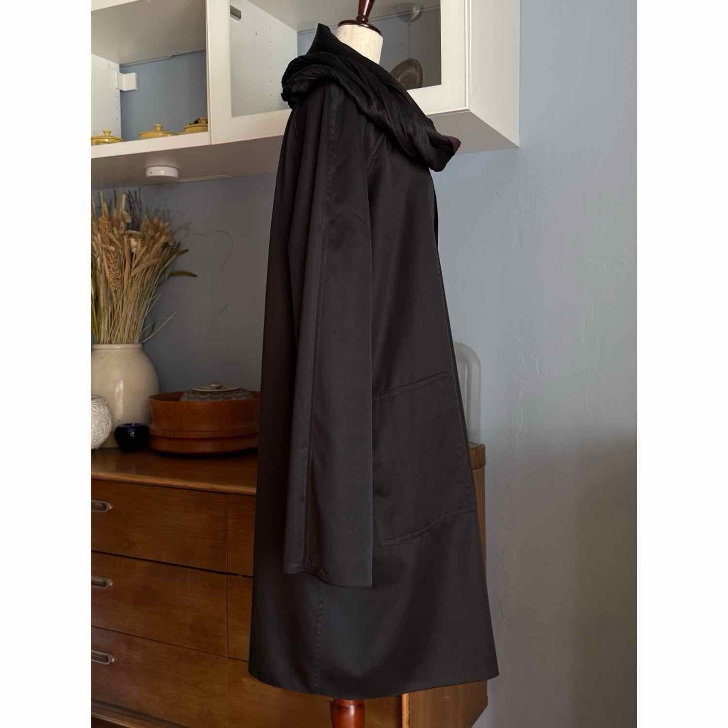 Ubu Classic Piped Reversible Button Parisian Jack… - image 5