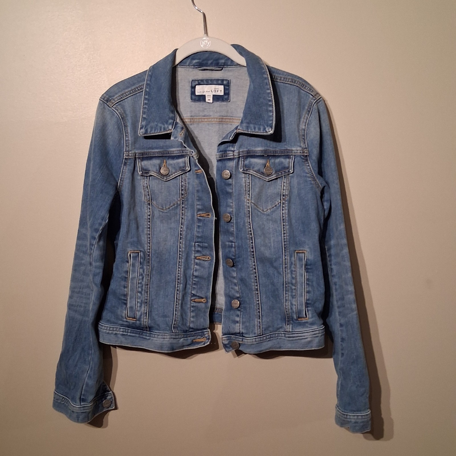 Ann Taylor Loft Women's Faded Vintage Denim Jacket Size M Medium Wash Button Up