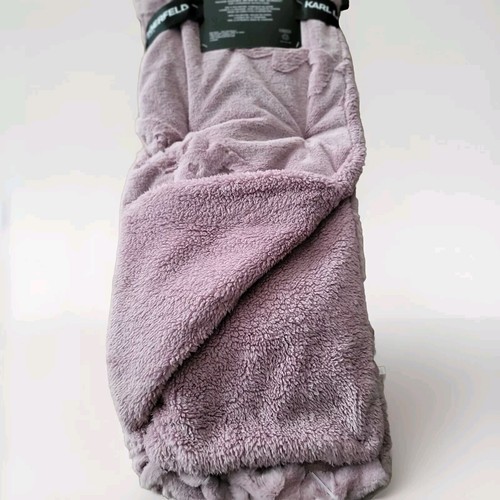 KARL LAGERFELD PARIS Faux Fur THROW / BLANKET 50`` X 70`` Signature Logo Purple - Picture 5 of 5