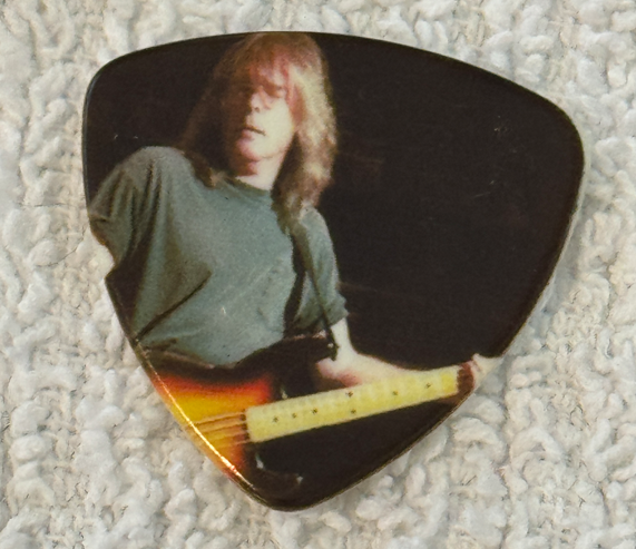 AC/DC CLIFF WILLIAMS BASS GUITAR PICK 2009 BLACK ICE TOUR STAGE ...