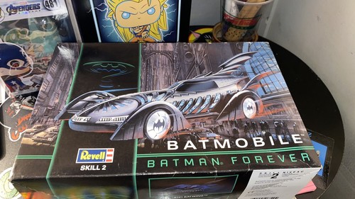 Revell #6720 Batmobile Model Kit from Batman Forever Movie 1995 - Picture 2 of 8
