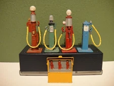 Dinky Toys - No 780 Petrol Pumps - Made in England - Garage Gas Station