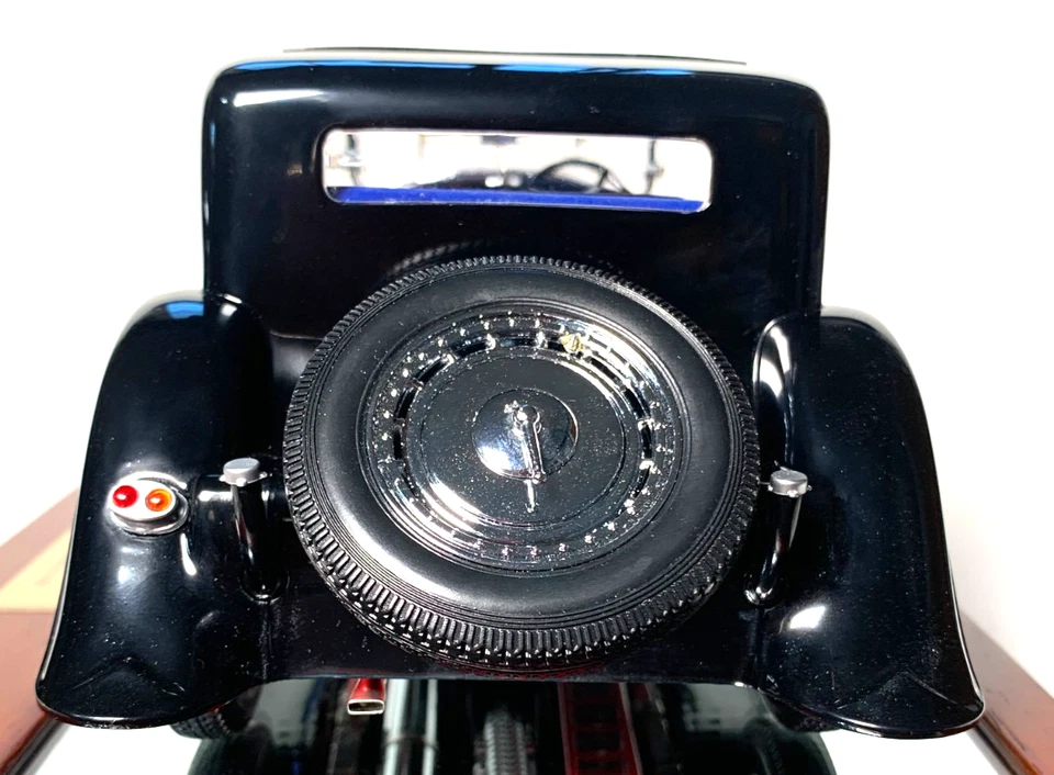 Bauer 1931 Bugatti Royale Coupe de Ville Chassis# 41100 scale 1:12 INV# 4888 - Image 2 of 4