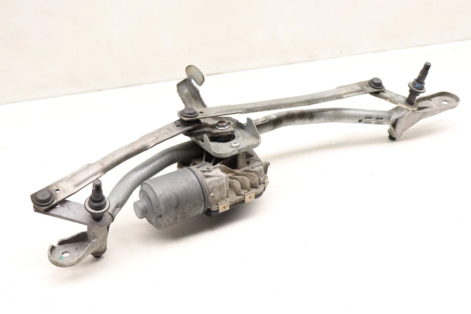 2014-2019 BMW M6 GRAN COUPE - Windshield Wiper Transmission W/ Motor 7306272 - Image 2 of 4