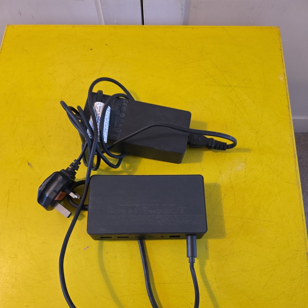 Microsoft Surface Dock 2 1917 Docking Station w/ Power Supply 199w thunderbolt e
