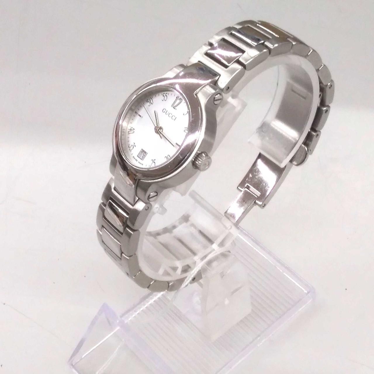 GUCCI 8900L Elegant Quartz Watch for Men and Women