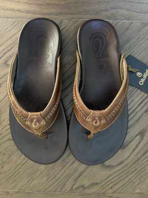 OluKai Mea Ola Men s Leather Thong Sandals Tan/Dark Java - US Size 9