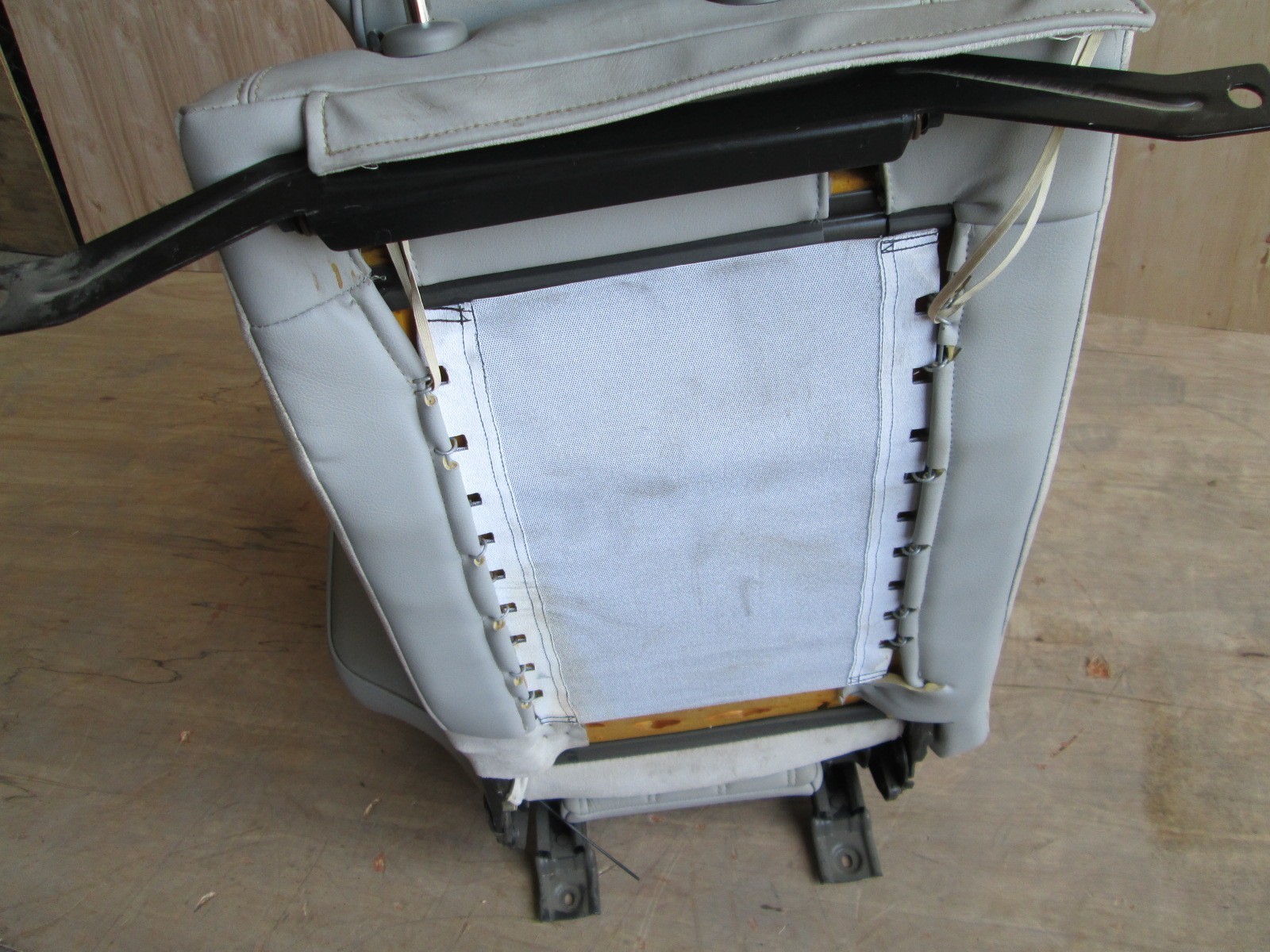 Maserati Quattroporte - LH / Rear Seat w/ Rails / Guides  - Power Grey