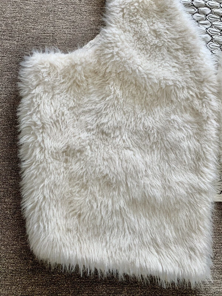 Women's Faux Fur Vest White Coat Size 18 - Image 3 of 4