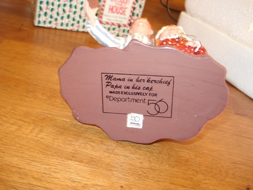 Department 56 All Through the House Christmas "Mama in her kerchief, Papa..." - Picture 5 of 5