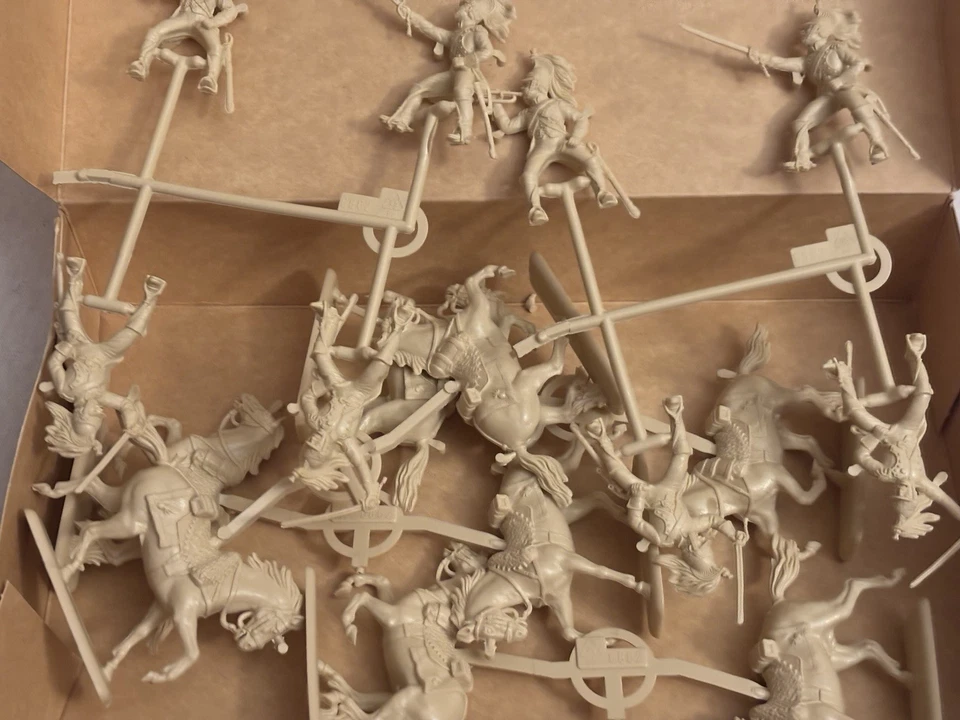 Italeri 54mm Napoleonic War French Dragoons Scots Grey Austrian Infantry Figures - Image 2 of 4