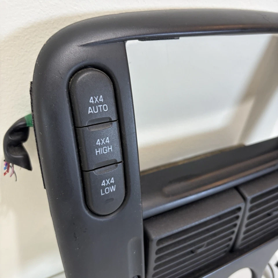 Ford Explorer Mercury Mountaineer 2002-2005 radio tablero embellecedor bisel interruptor 4x4 OEM Foto 2 de 4