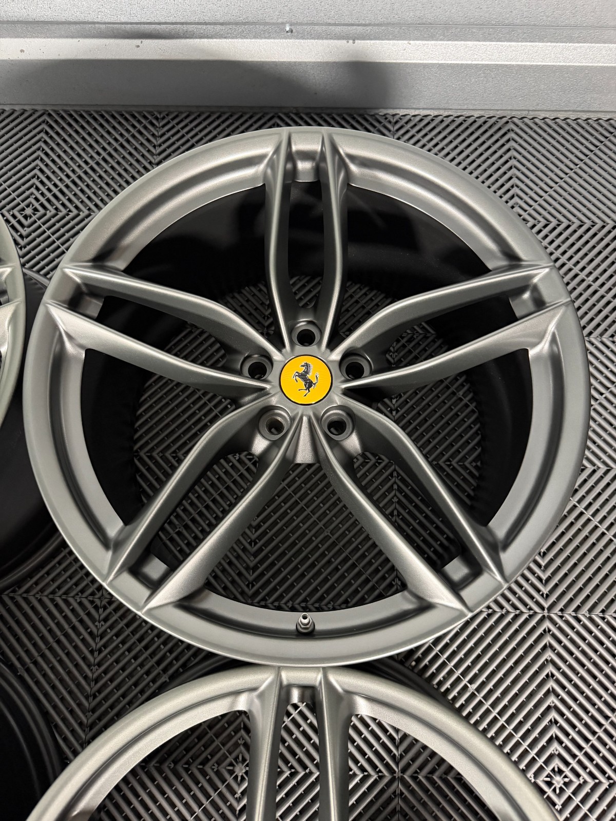 OEM 20" FERRARI 488 Forged Wheels Rims Grigio Ferro 458 Genuine TPMS