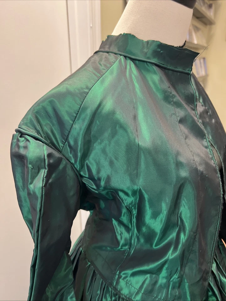 Репродукция 19-го века викторианской гражданской войны незаконченный зеленый шелк платье, SZ Med. - Изображение 2 из 4