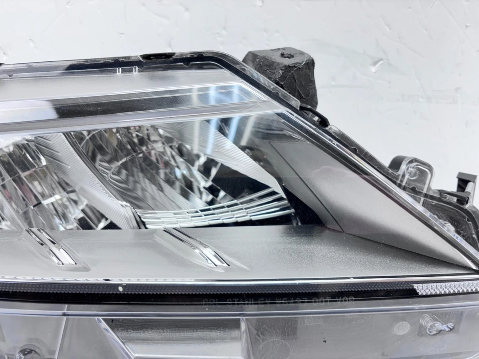 FARO DERECHO OEM MITSUBISHI OUTLANDER SPORT 2020 2021 2022 2023 2024 Foto 3 de 4