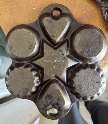 John Wright Cast Iron Heart Star Round Bakeware Mold Pan Vintage One-Piece