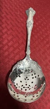 1847 ROGERS*VINTAGE GRAPE PATTERN*LARGE PEA SPOON*VERY RARE
