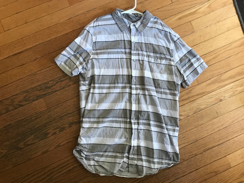 Mens Free Planet short sleeved shirt Medium M grey white