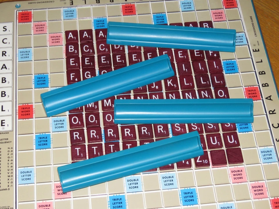 Vintage Deluxe SCRABBLE Game burgundy tiles turntable board 1977 Selchow Righter - Image 3 of 4