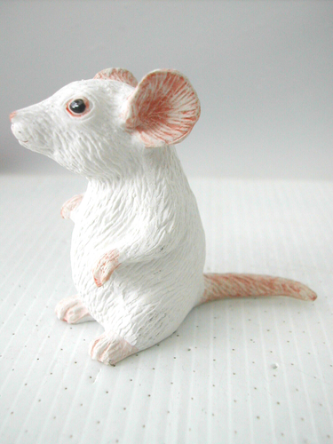 KLIMA L995 Miniature Porcelain Statuette - WHITE MOUSE #3 MOUSE - Picture 2 of 4