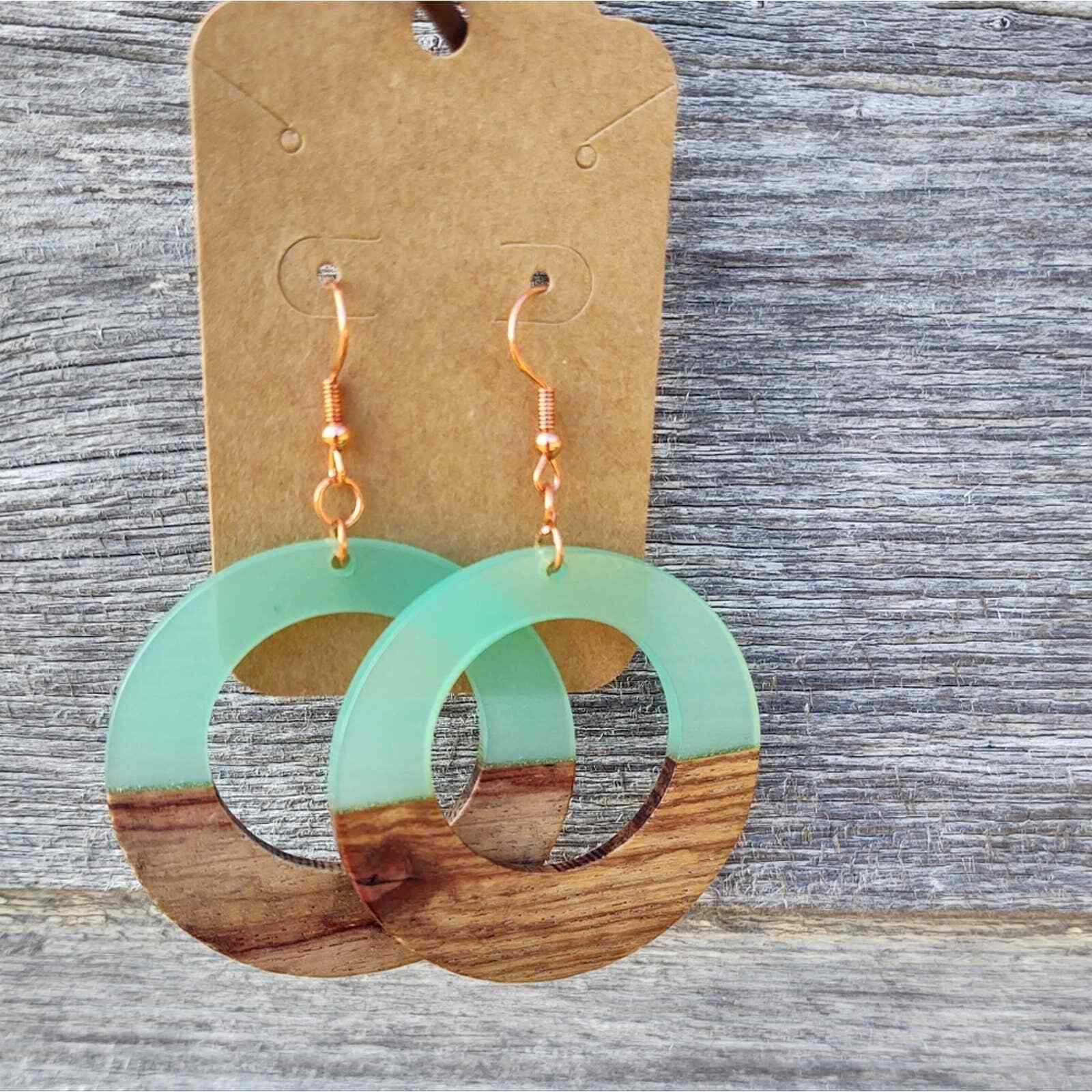 Brand New Unworn Hoop Earrings for Stylish Accessorizing-image