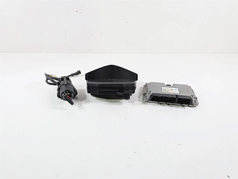 2018 Aprilia RSV4 RR Speedometer Cdi Ignition Switch Key Set 858580 2D000556 - Image 4 of 4