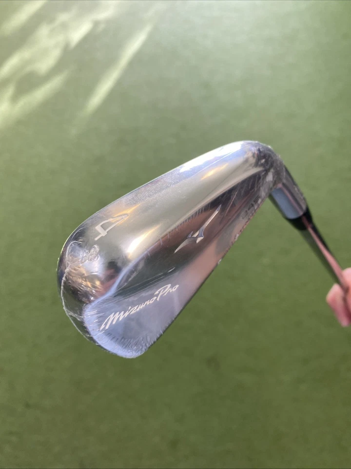 New Mizuno Pro 245 4-Iron, 5-Iron Set Dynamic Gold Mid 100g S300 Stiff Flex - Image 3 of 4