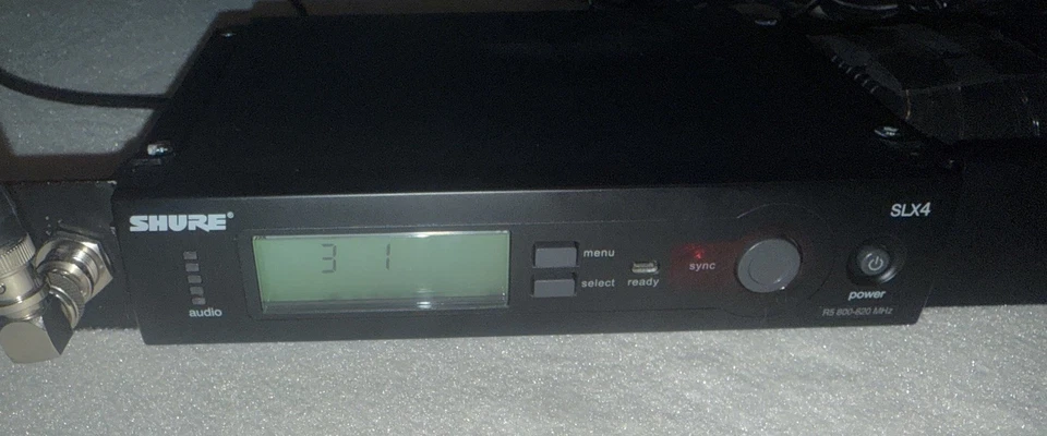 Shure SLX4 Funkempfänger mit SLX1 Gitarrensender - Bild 2 von 4