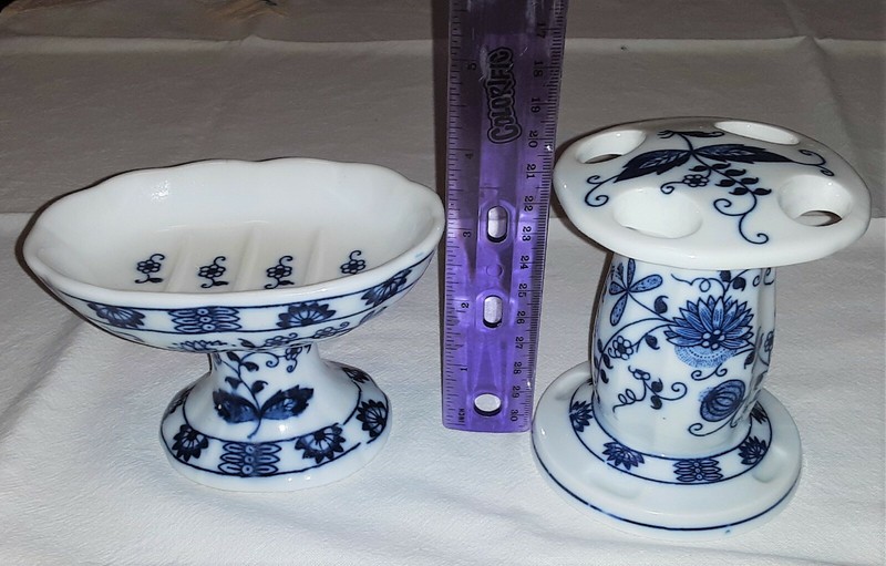 Vintage Vienna Woods Fine China - Soap Dish & Toothbrush Holder